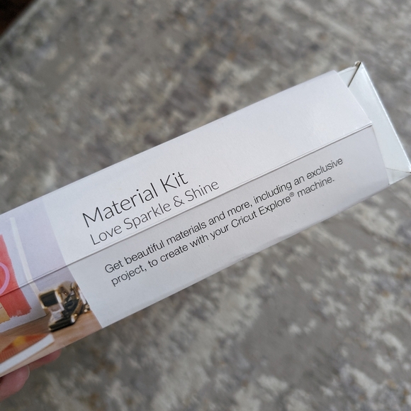 Cricut Love Sparkle & Shine Vinyl Material kit - Picture 7 of 7